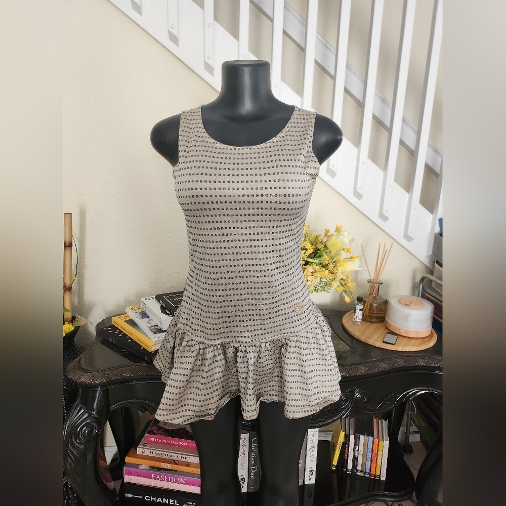 Valentino top size 44